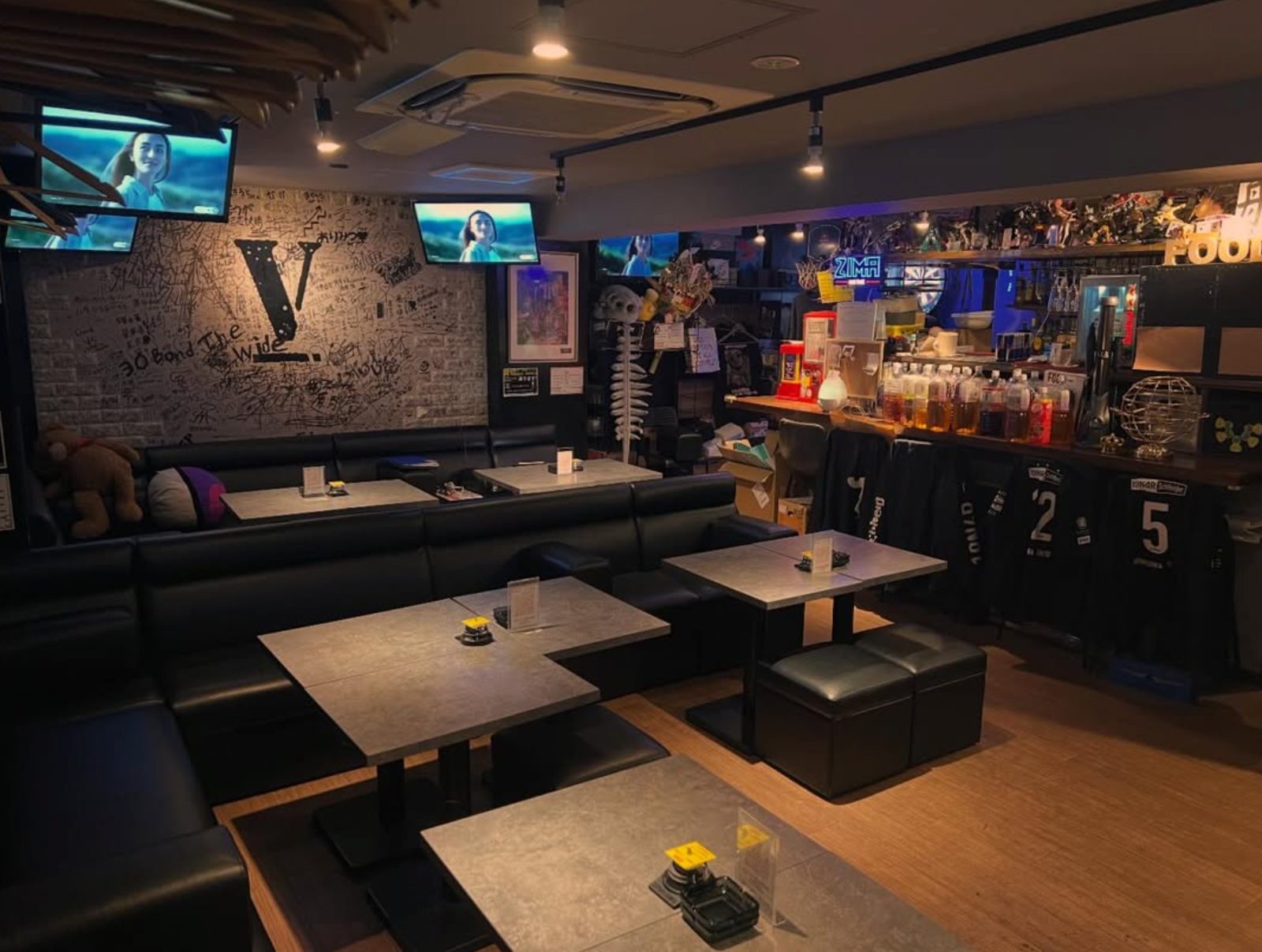 ダーツ&カラオケバー V ~FIVE~ 新小岩店 店内写真